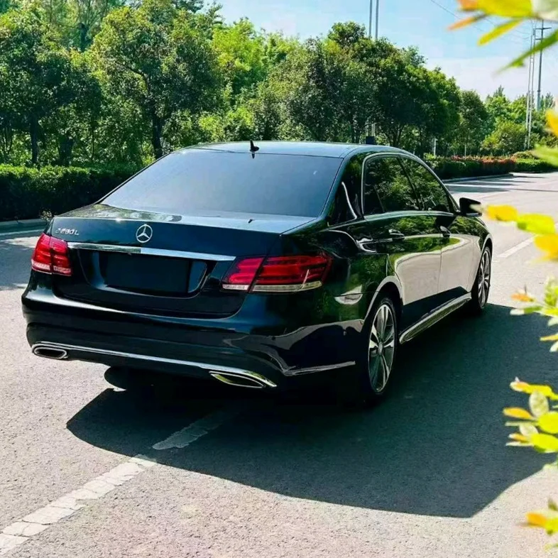 奔驰E 内饰前排