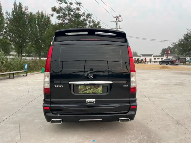 奔驰威霆 驾驶室