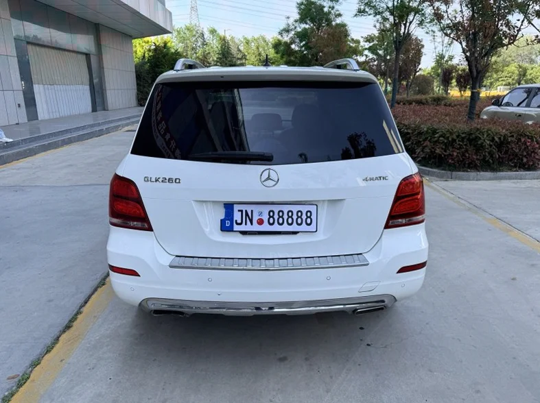 奔驰GLK 驾驶室