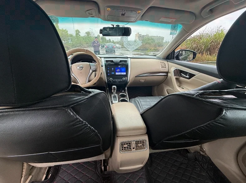 日产天籁 后面外观二