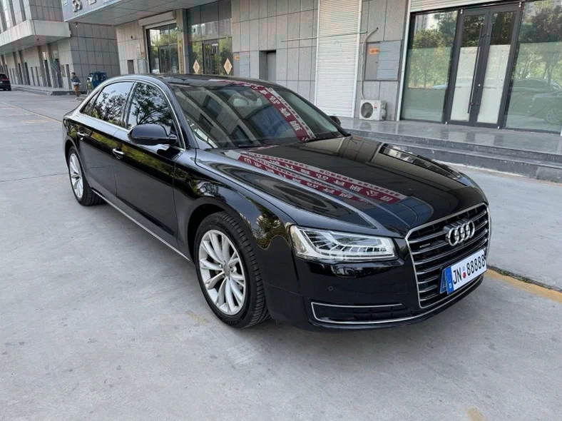 奥迪A8L 正面外观二