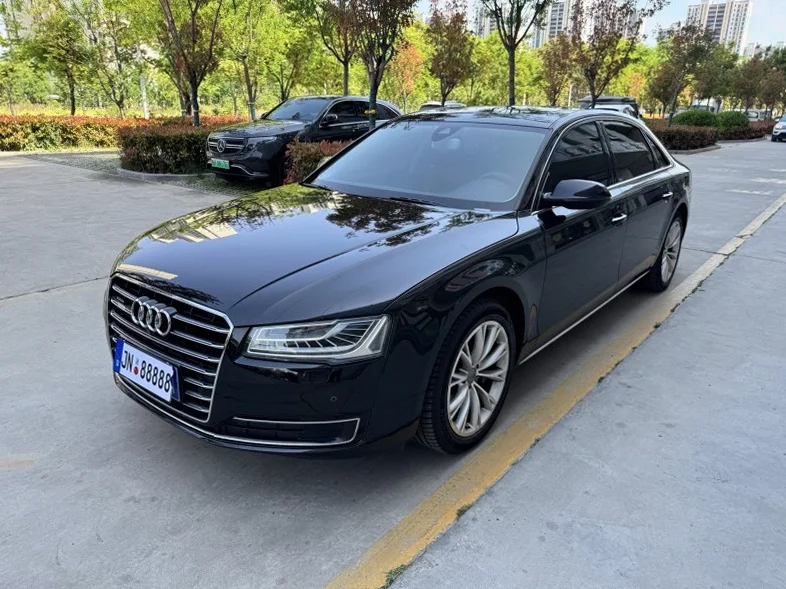 奥迪A8L 正面外观三