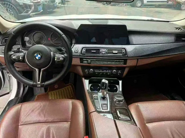 宝马5系 正面外观三