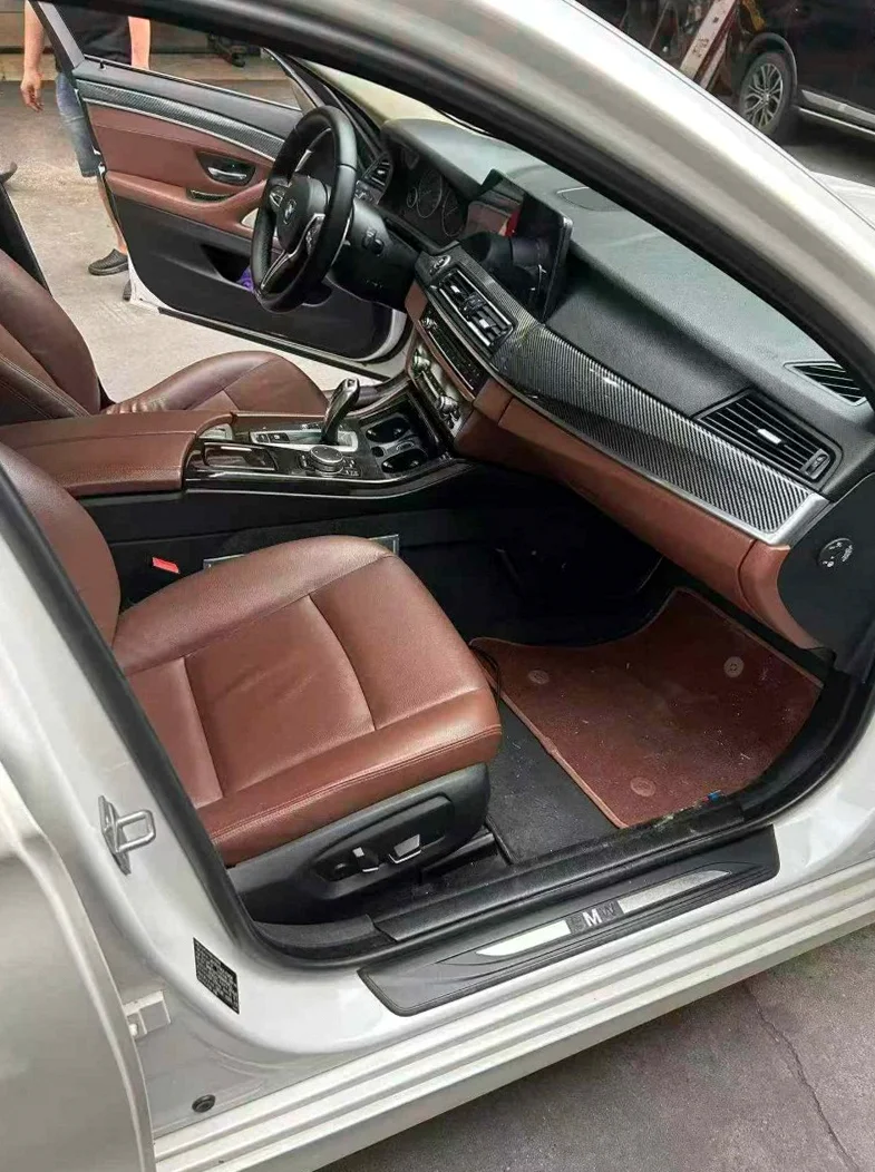 宝马5系 后面外观一