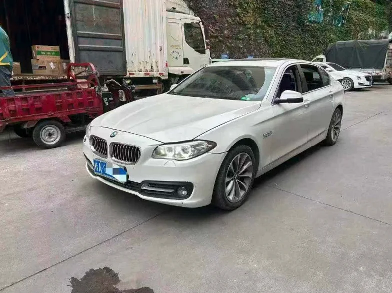 16年宝马528 改方向盘大屏导航