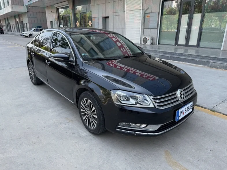 大众迈腾 正面外观二