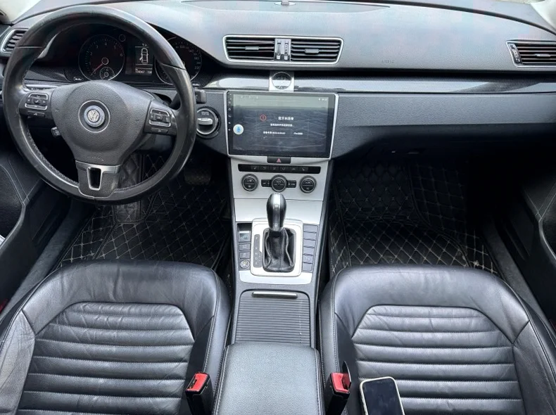 大众迈腾 内饰后排