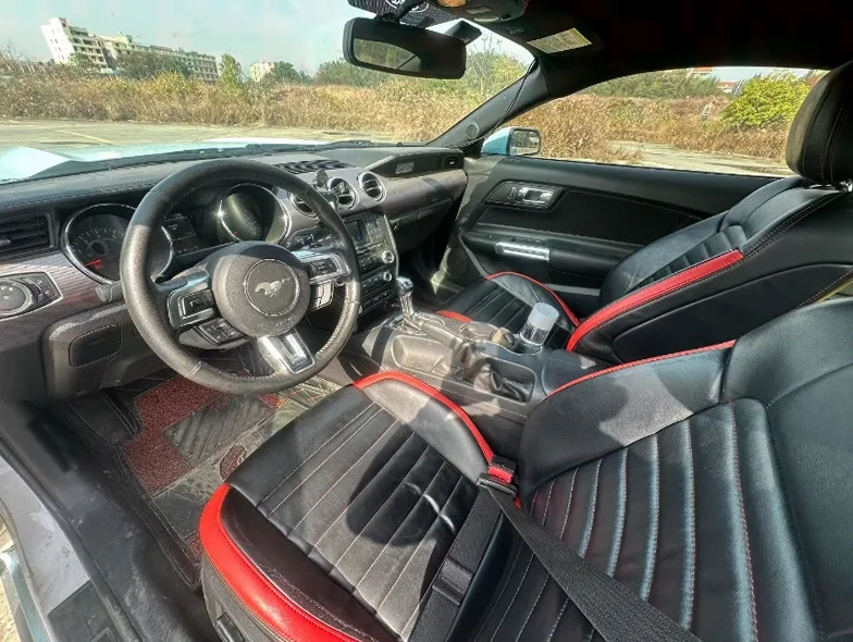 福特野马 后面外观三