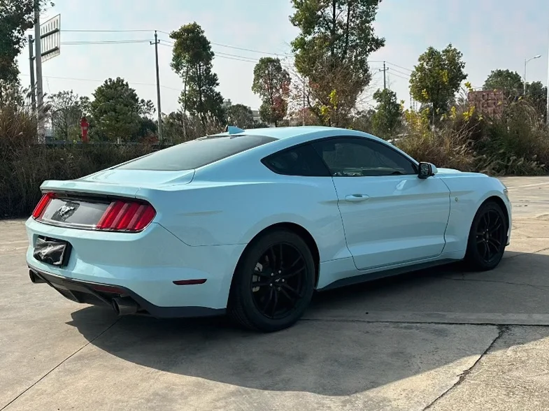 福特野马 内饰前排