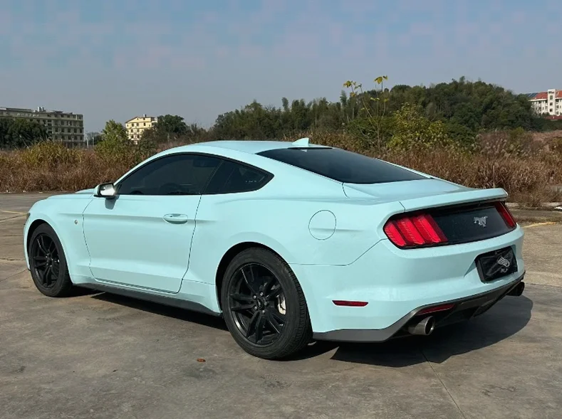 福特野马 驾驶室