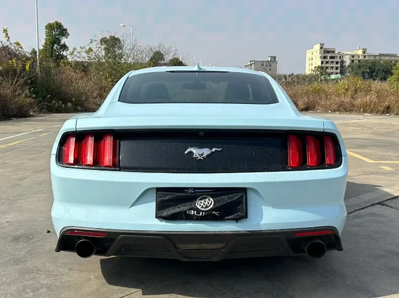 福特野马 内饰后排