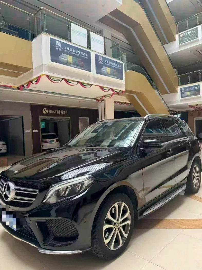 奔驰GLE 后面外观一