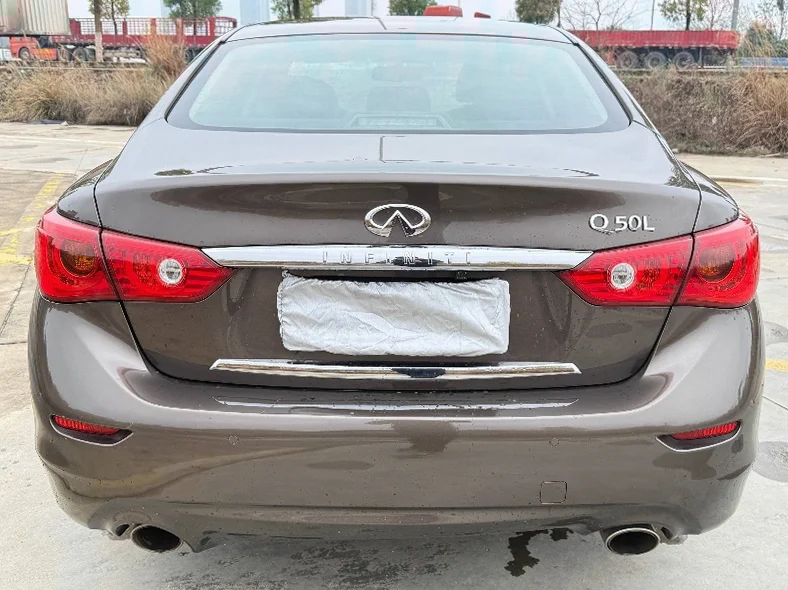 英菲尼迪Q50L 内饰后排