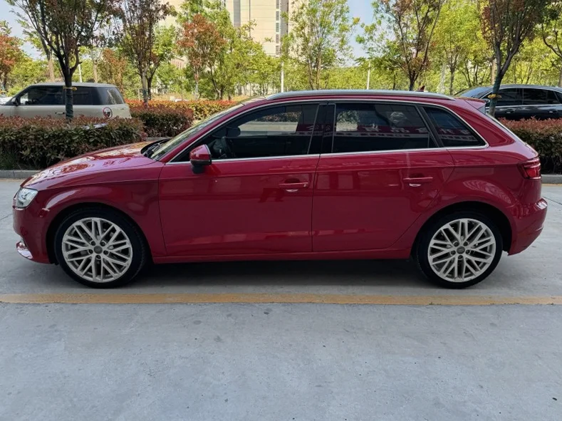 奥迪A3 后面外观二