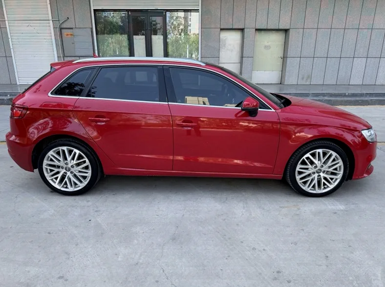 奥迪A3 后面外观一