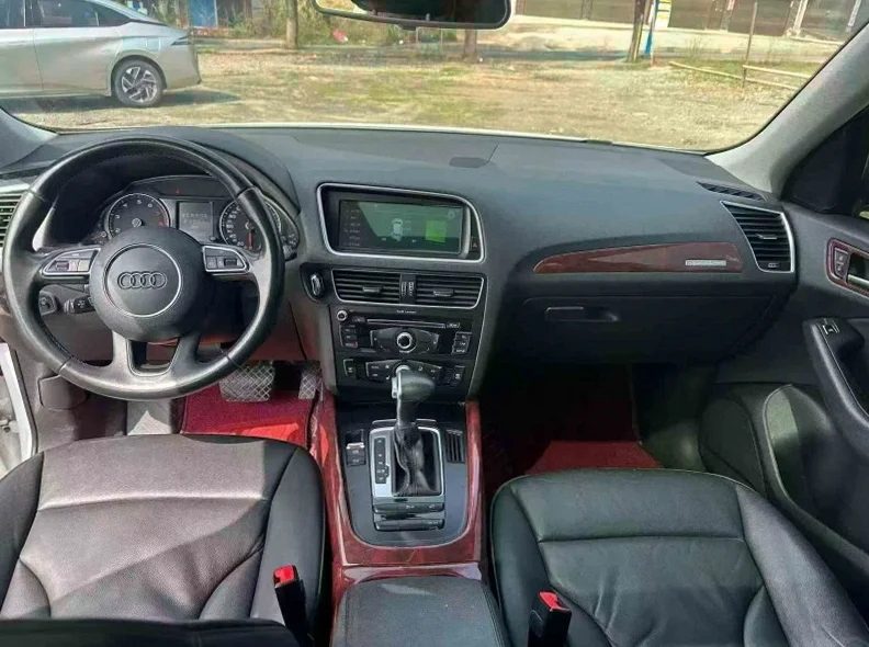 奥迪Q5 后面外观一