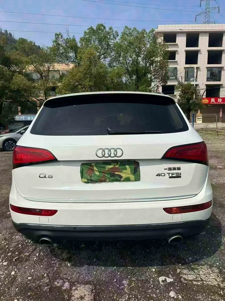 奥迪Q5 内饰前排