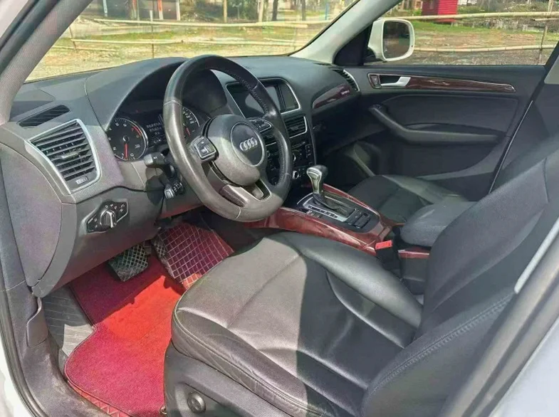 奥迪Q5 后面外观三