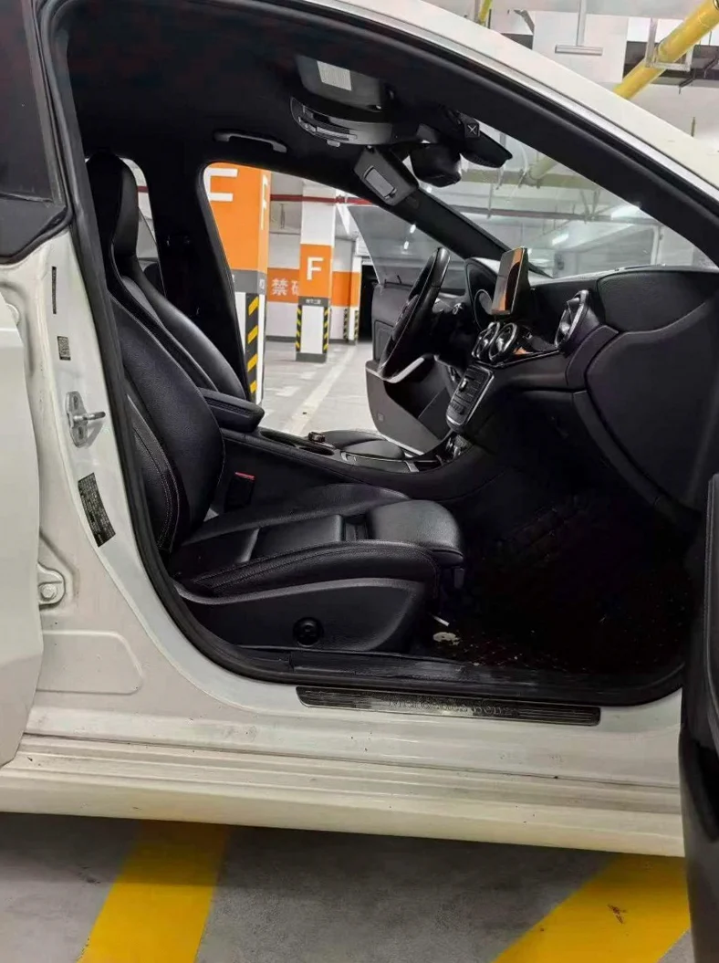 奔驰CLA 后面外观三