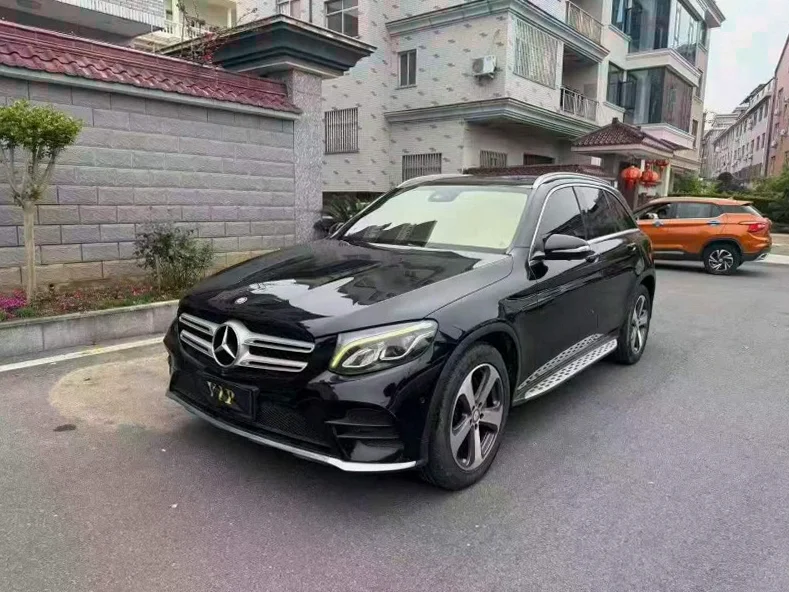 奔驰GLC 正面外观二