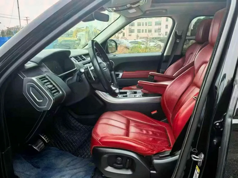 路虎揽胜运动 后面外观一