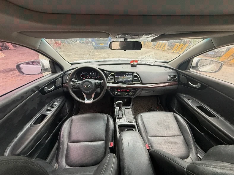 起亚K4 后面外观三