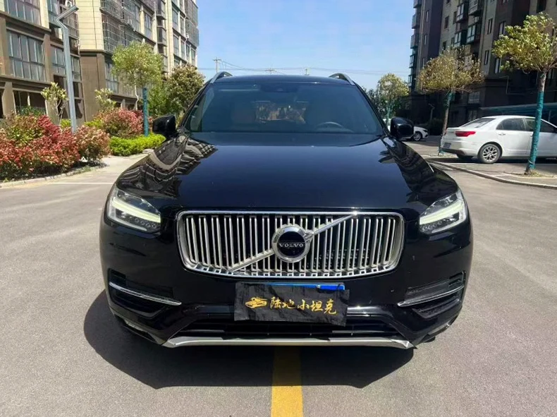 17年沃尔沃XC90 2.0T四驱七座顶配