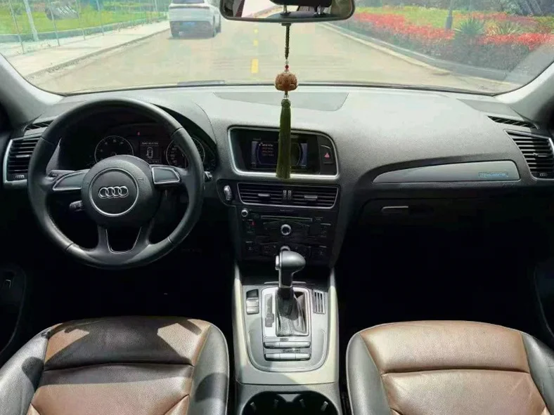 奥迪Q5 后面外观一