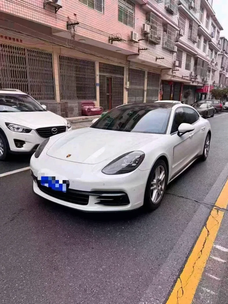 保时捷帕拉梅拉 正面外观二