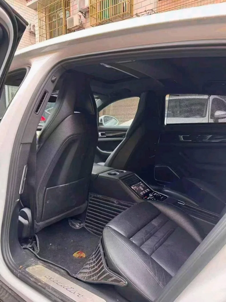 保时捷帕拉梅拉 后面外观二