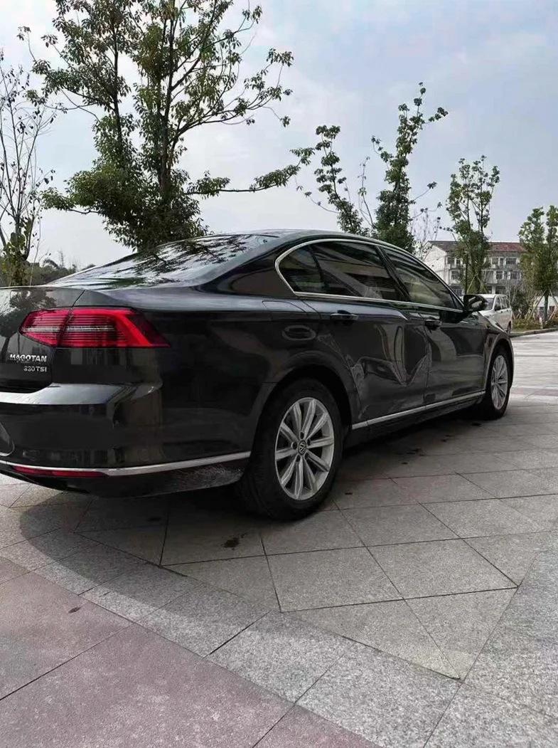 大众迈腾 内饰后排