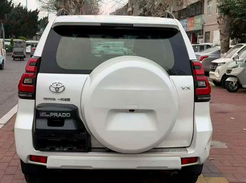 丰田普拉多 驾驶室