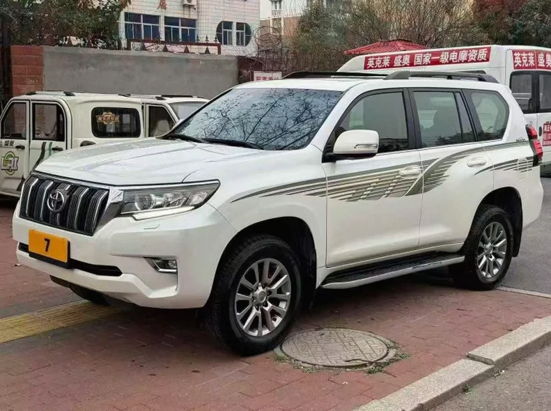 丰田普拉多 正面外观三