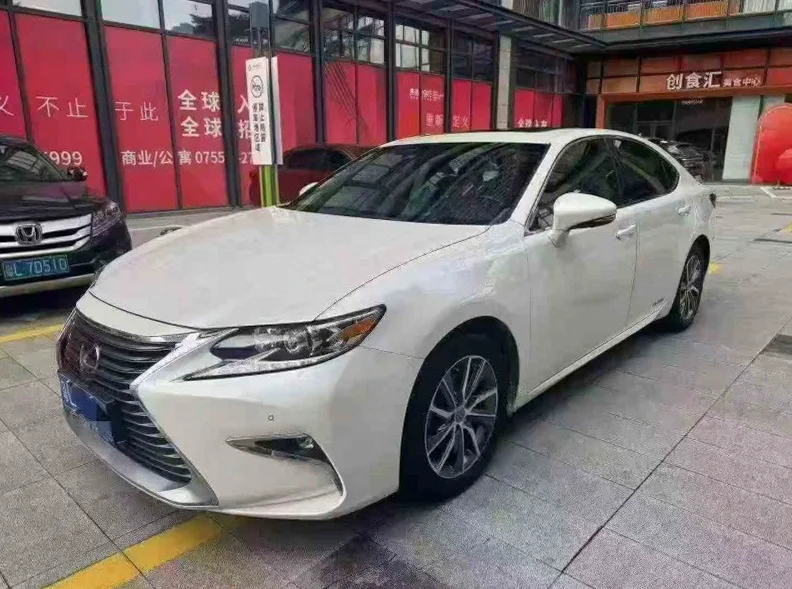 雷克萨斯ES 正面外观三