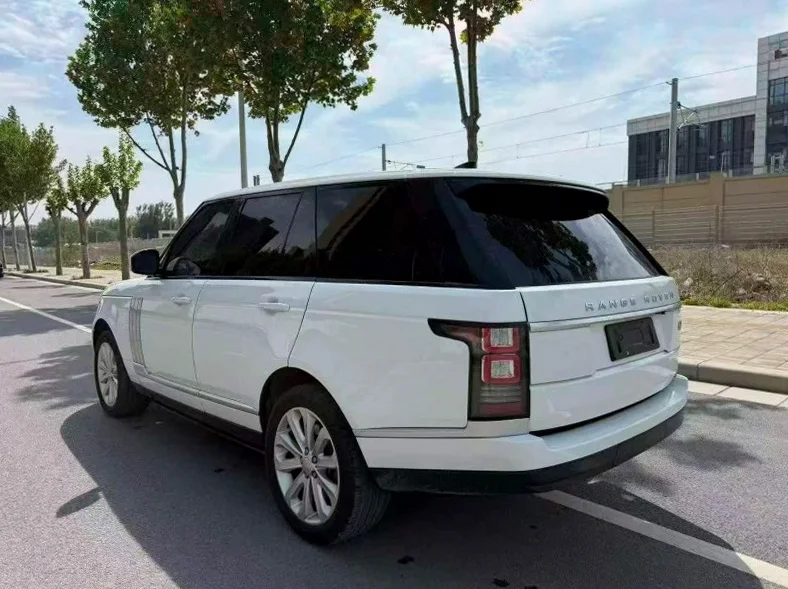 路虎揽胜行政 内饰前排