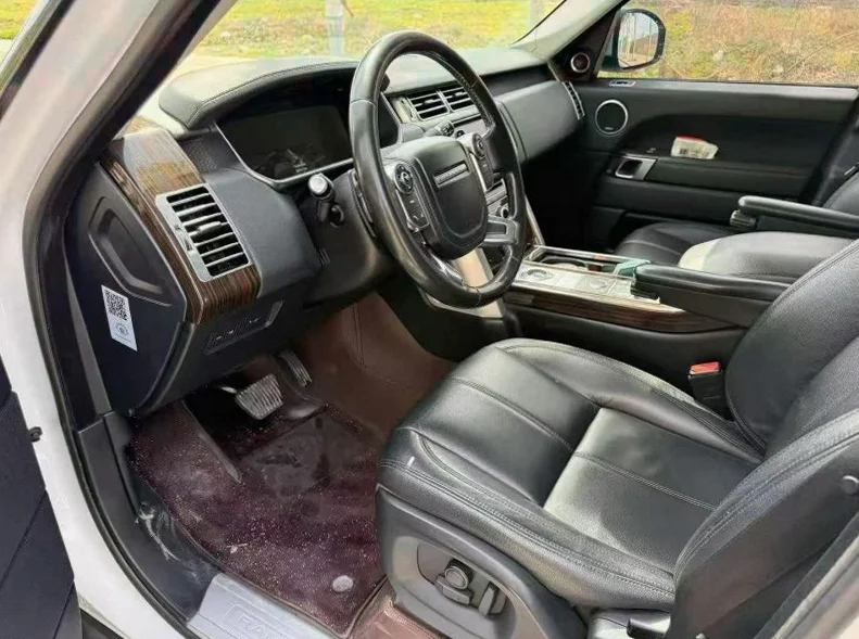 路虎揽胜行政 后面外观一