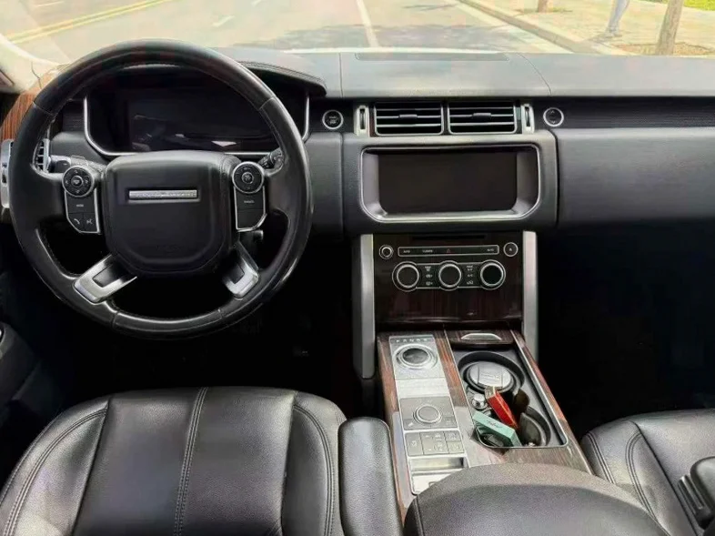 路虎揽胜行政 后面外观二