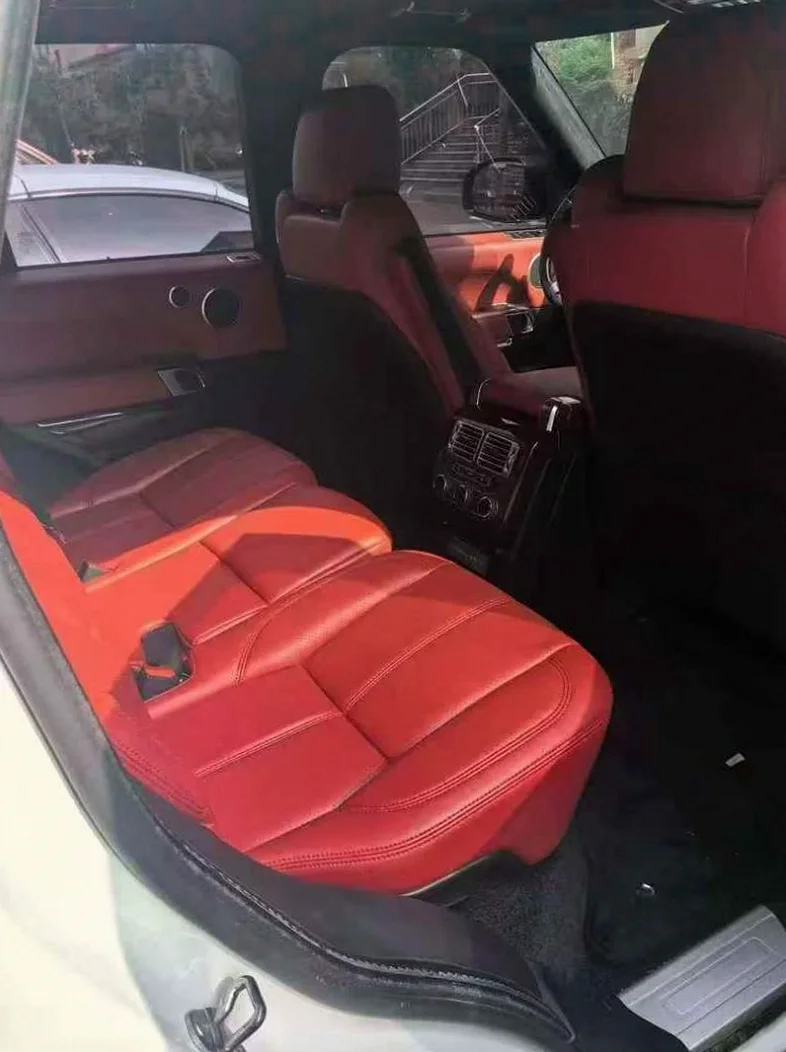 路虎揽胜行政 内饰后排