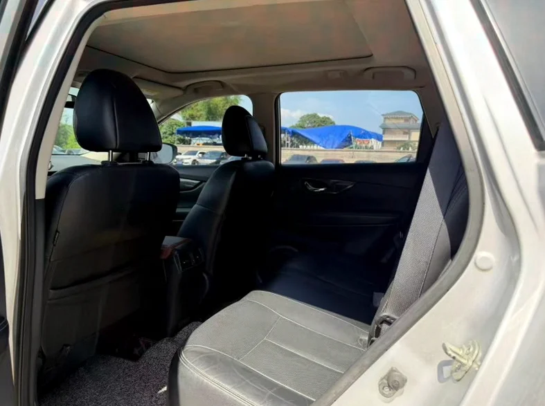 日产奇骏 后面外观三