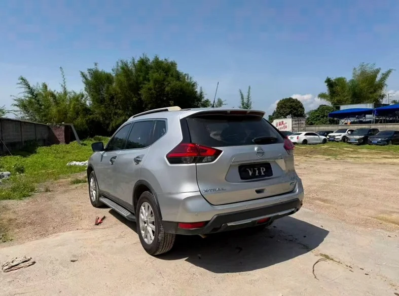 日产奇骏 内饰后排