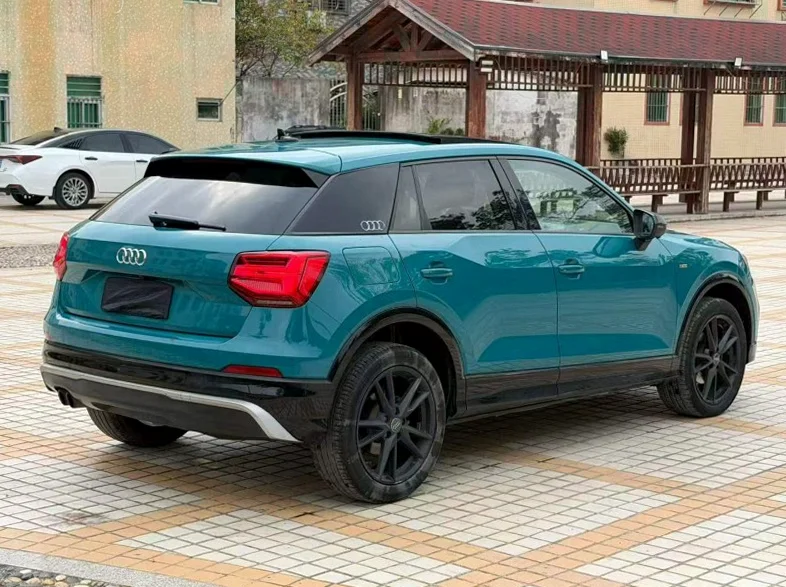 奥迪Q2 内饰后排