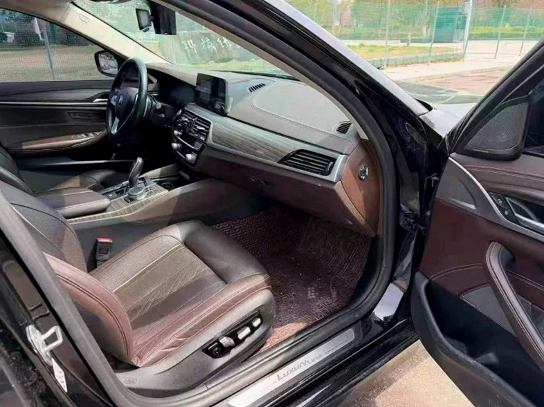 宝马5系 后面外观二