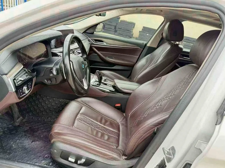 宝马5系 后面外观二