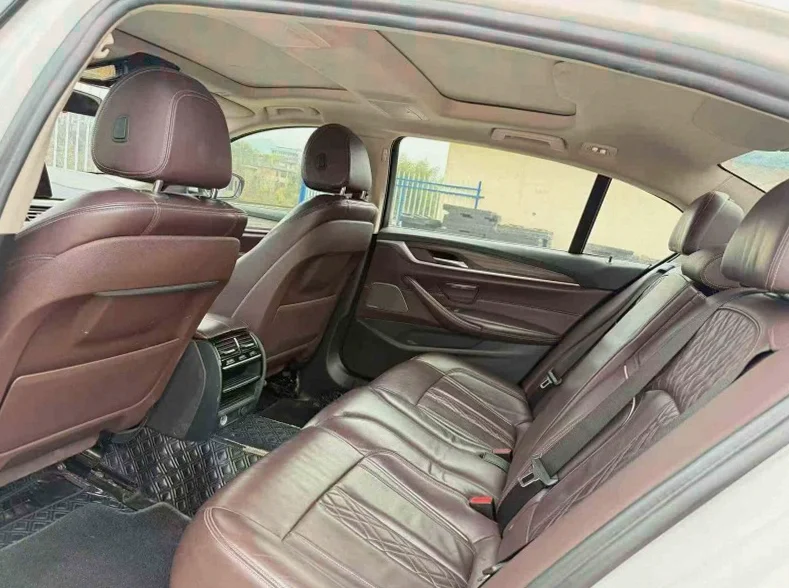 宝马5系 后面外观三