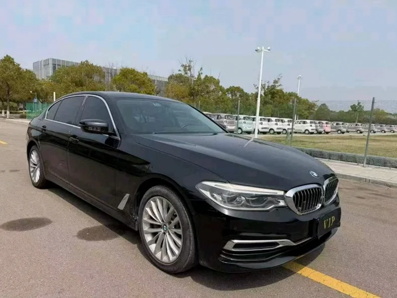 宝马5系 正面外观三