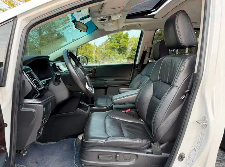 本田艾力绅 后面外观一