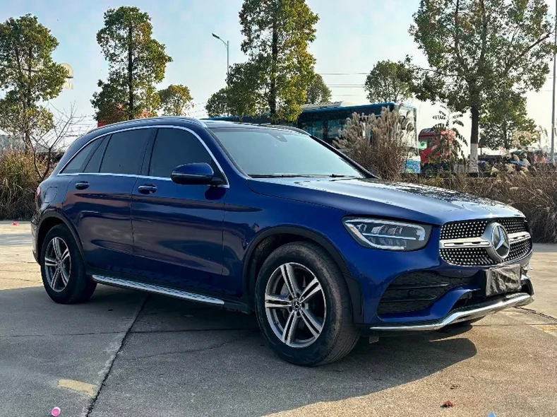 奔驰GLC 正面外观二