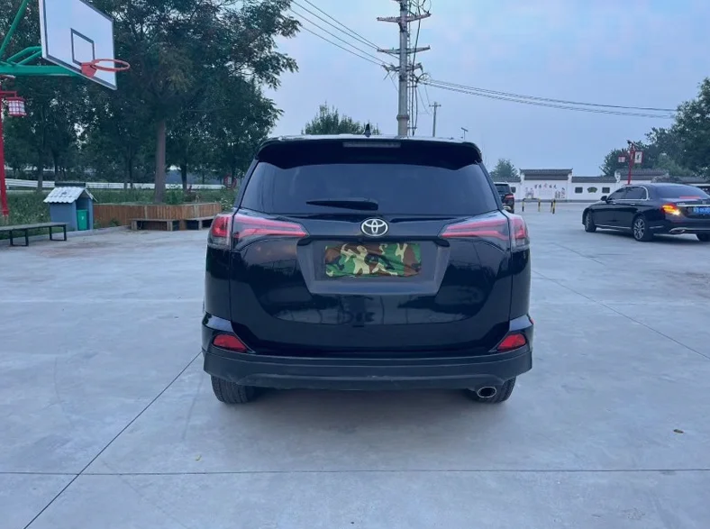 丰田RAV4 内饰后排