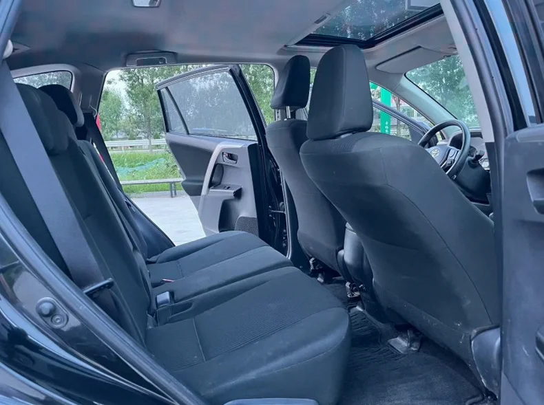 丰田RAV4 后面外观二