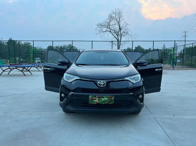 丰田RAV4 后面外观三